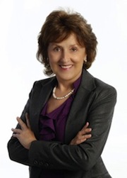 Jo Ann Hoffman, Lcdo.