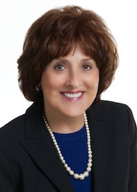 Jo Ann Hoffman, Lcdo.